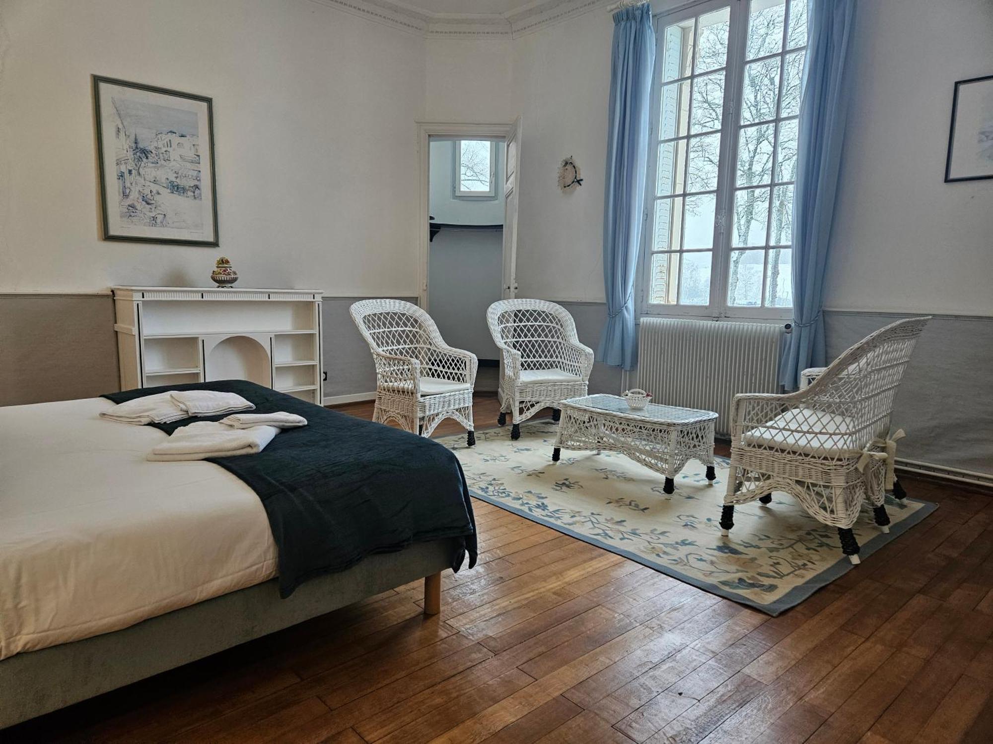 Chateau De Chazelpaud Saint-Bard Ngoại thất bức ảnh